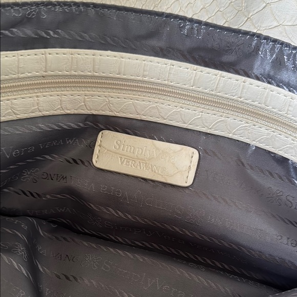 Simply Vera Wang Tan and White Bag - Picture 7 of 8